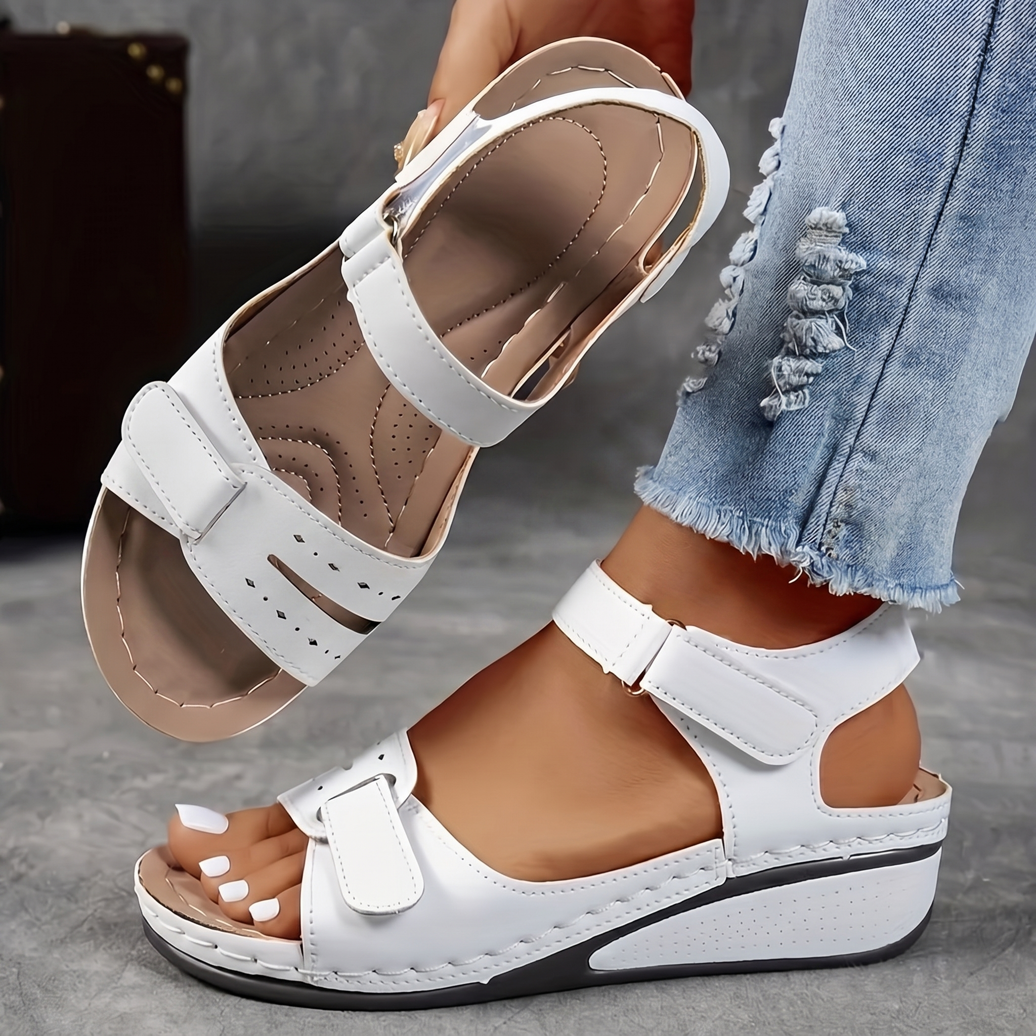 Bequeme Damen-Sandalen mit Klettverschluss & dicker Sohle