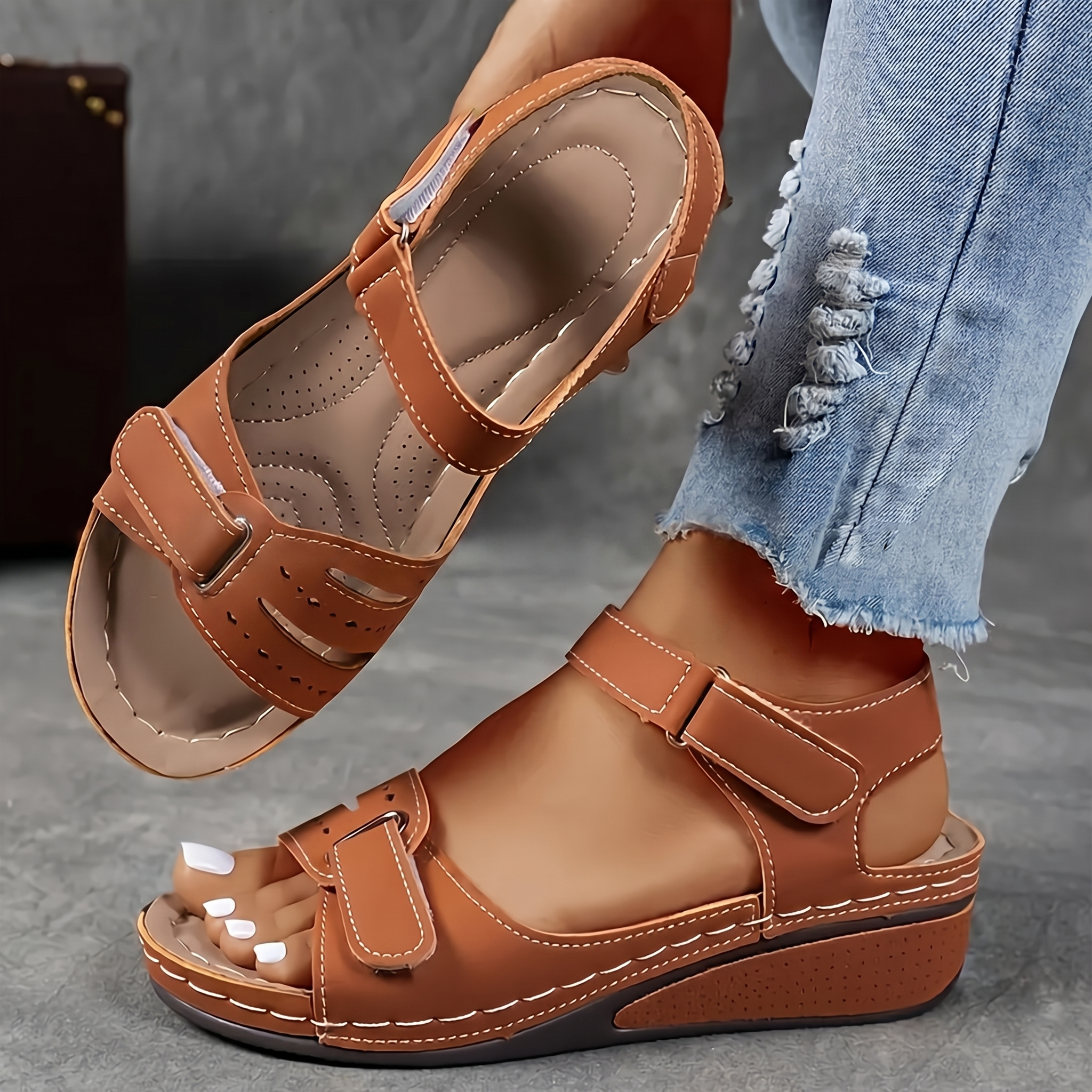 Bequeme Damen-Sandalen mit Klettverschluss & dicker Sohle