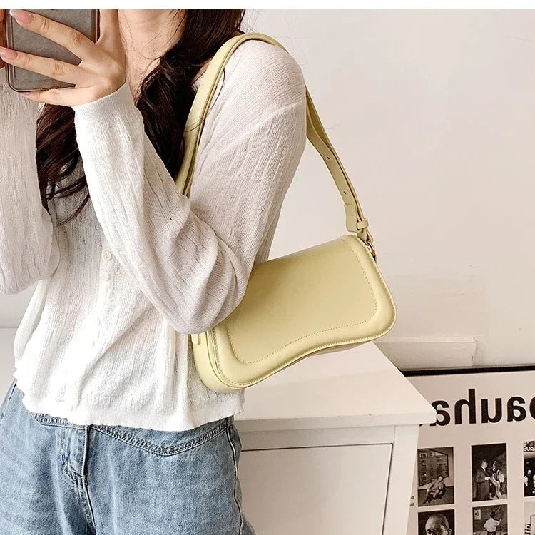 Amal - Handtasche mit gewellter Klappe