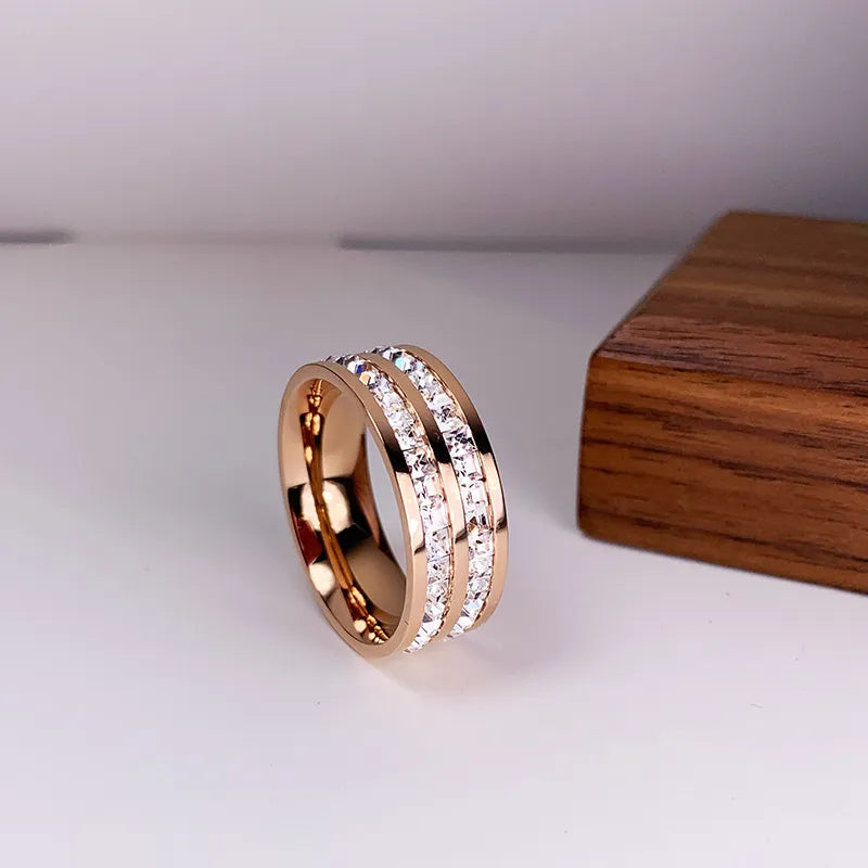 Elegante ring met dubbele zirkonia-inleg