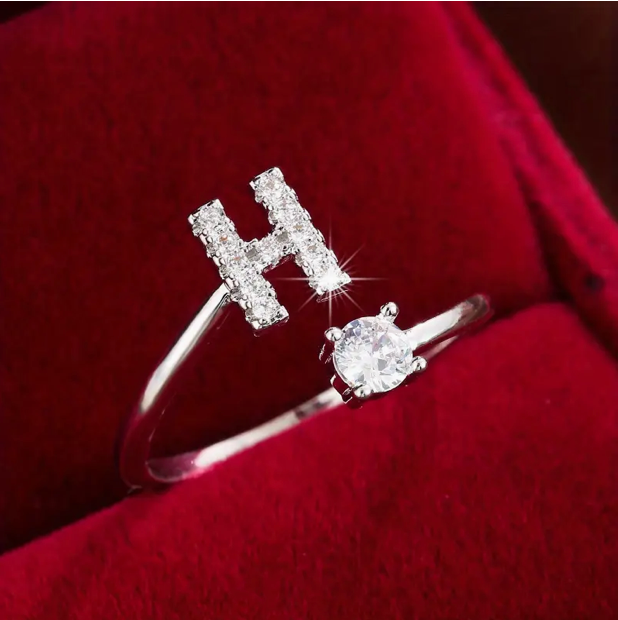 Elegante Letter Ring met Diamanten in Goud en Zilver
