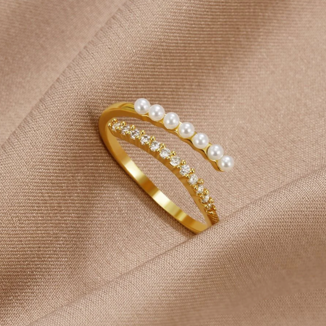 Verstelbare ring met parels en zirkonia's