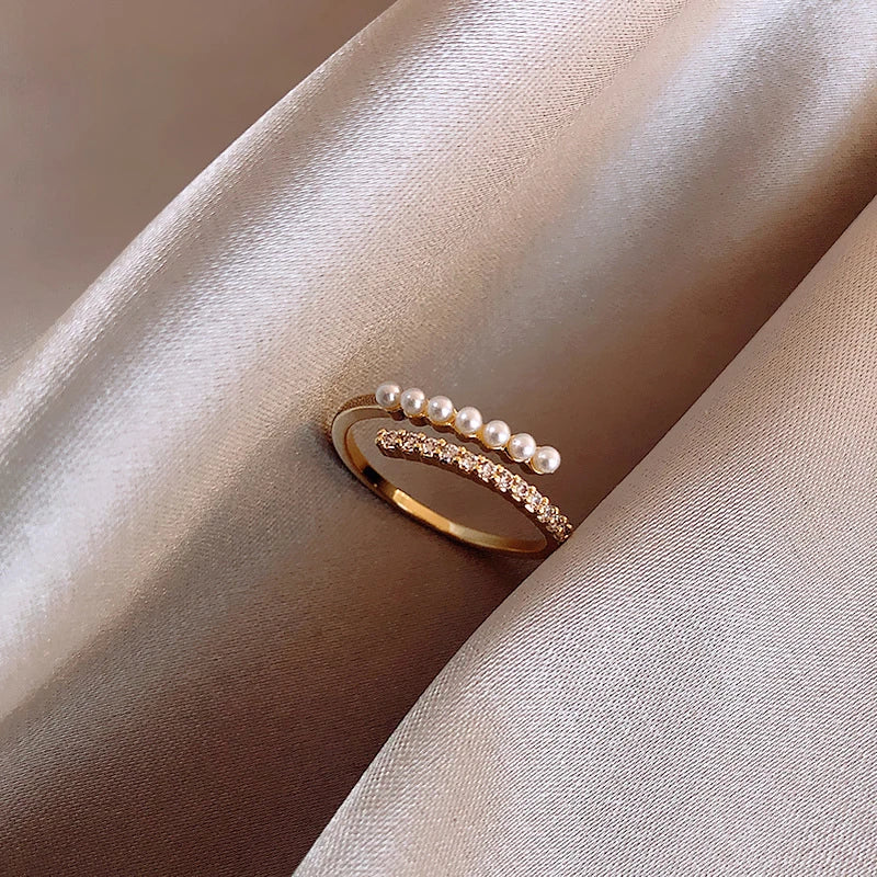 Verstelbare luxe ring met parels en zirkonia in goud