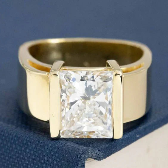 Vintage ring met prinsessenslijpsel