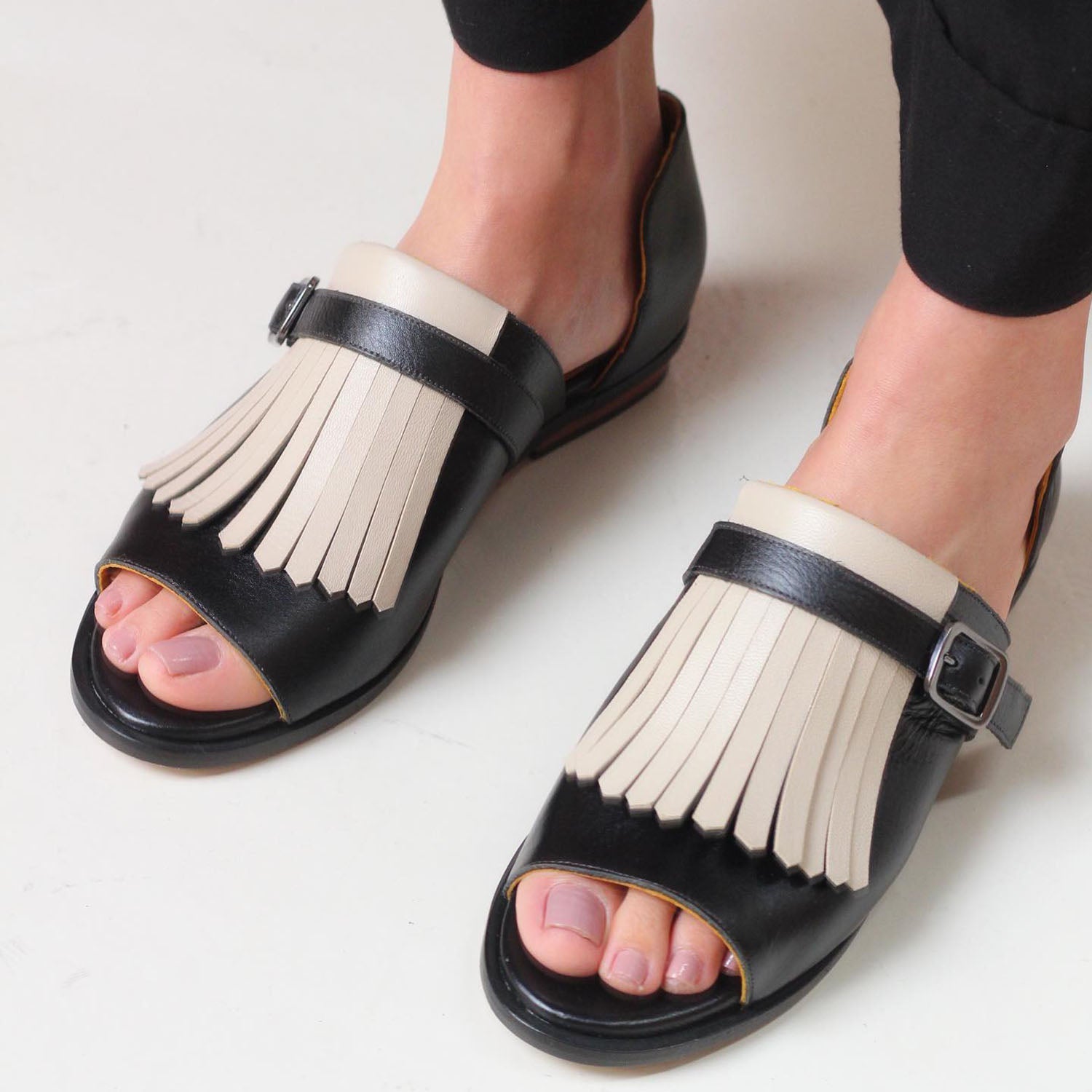Britta™ - Slip-on-Sandalen mit Fransen