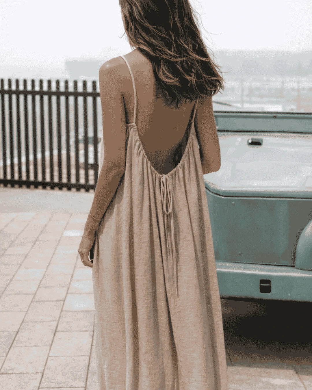 Einfarbiges rückenfreies Cami-Kleid für Damen