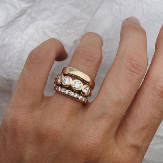 Set briljantgoud gesmede ringen