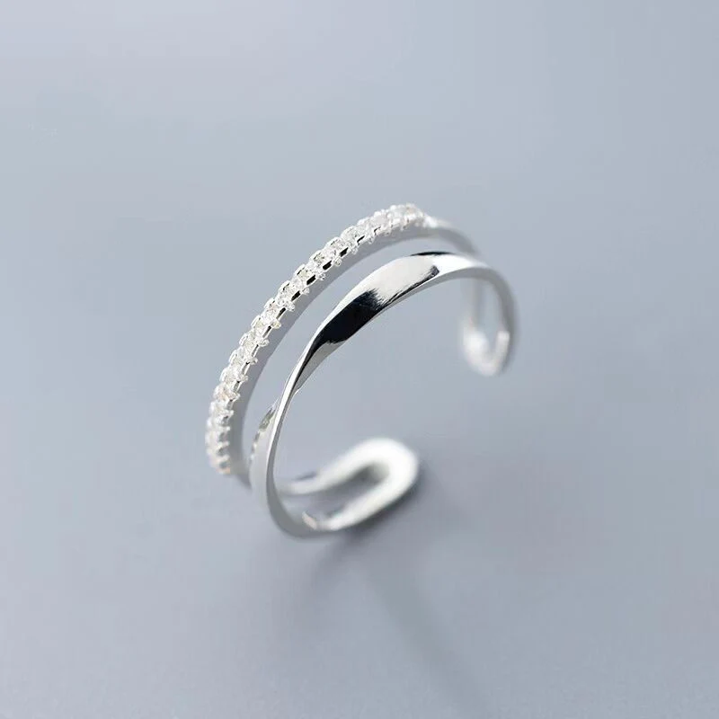 Verstelbare zilveren ring met zirkonia's