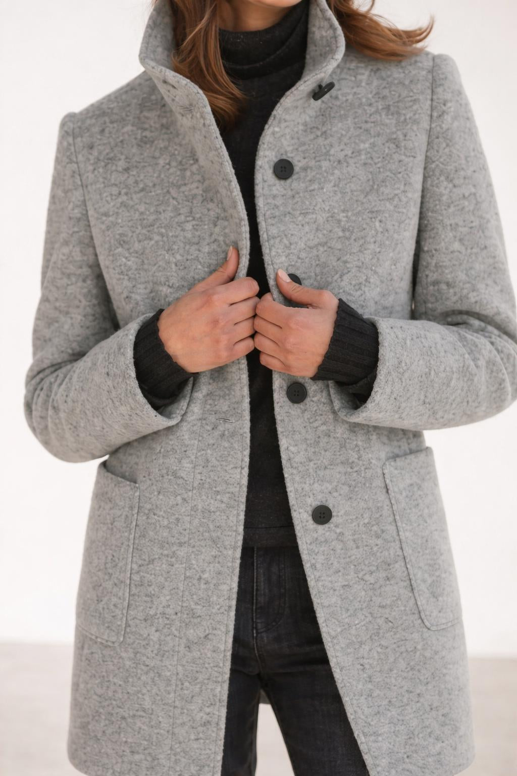 Detail shot of Megan - klassischer Mantel