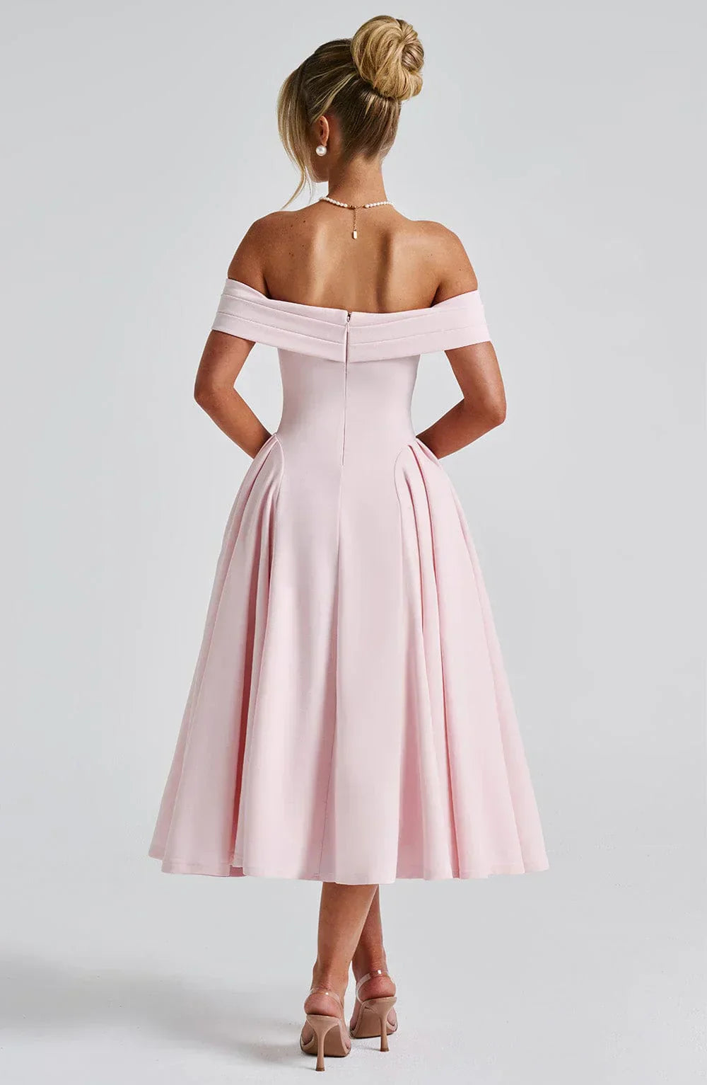 Nyx - Mühelos elegantes Midikleid
