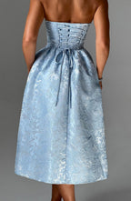 Tyche - Jacquard midi-jurk met blote schouders