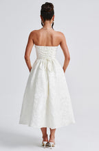 Tyche - Jacquard midi-jurk met blote schouders